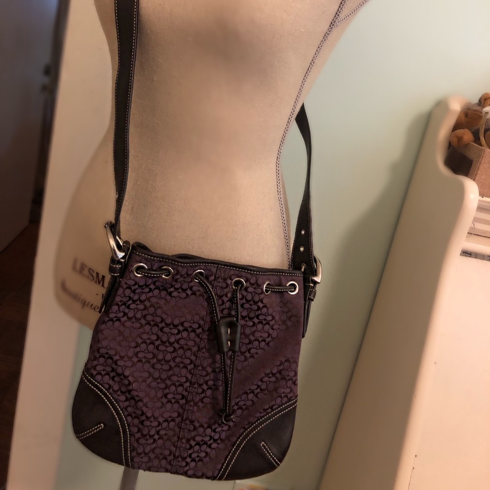 COACH CROSSBODY BAG W/ ADJUSTABLE LEATHER STRAP